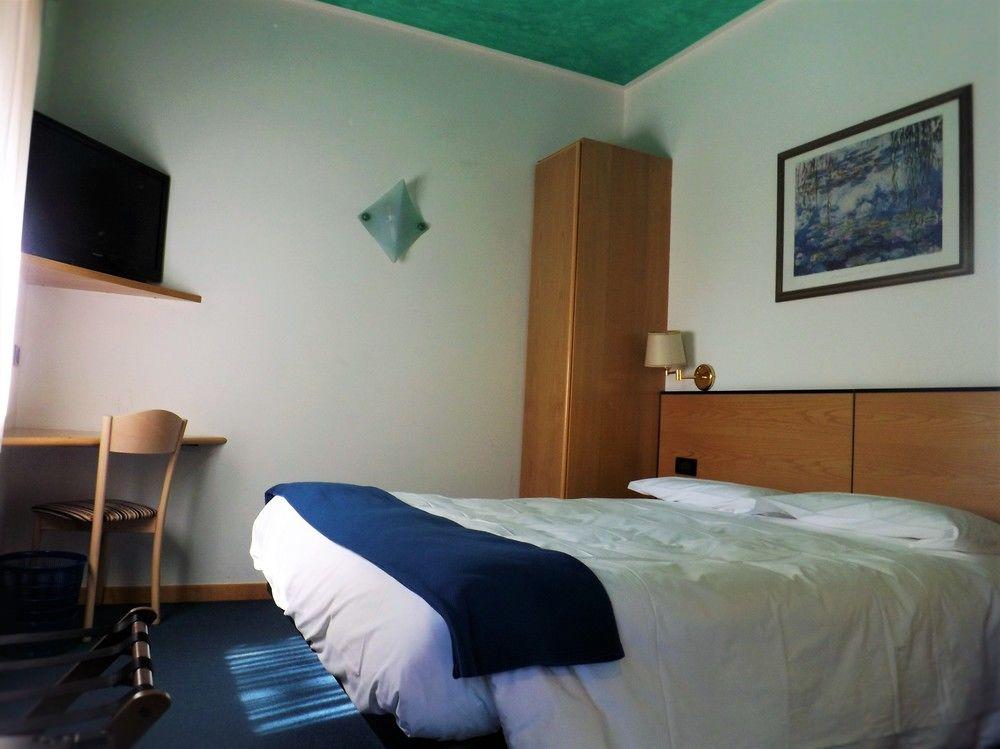 Hotel Damodoro ポルデノーネ エクステリア 写真