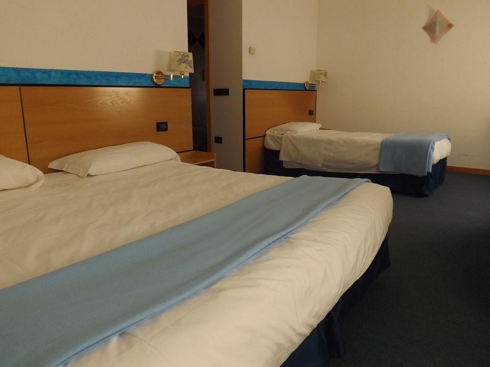 Hotel Damodoro ポルデノーネ エクステリア 写真