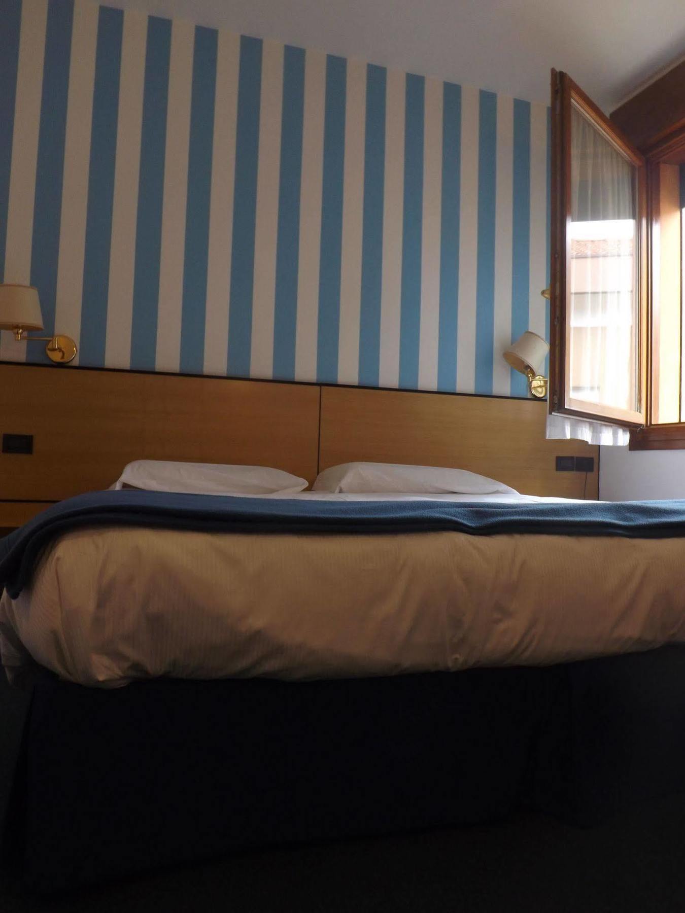 Hotel Damodoro ポルデノーネ エクステリア 写真