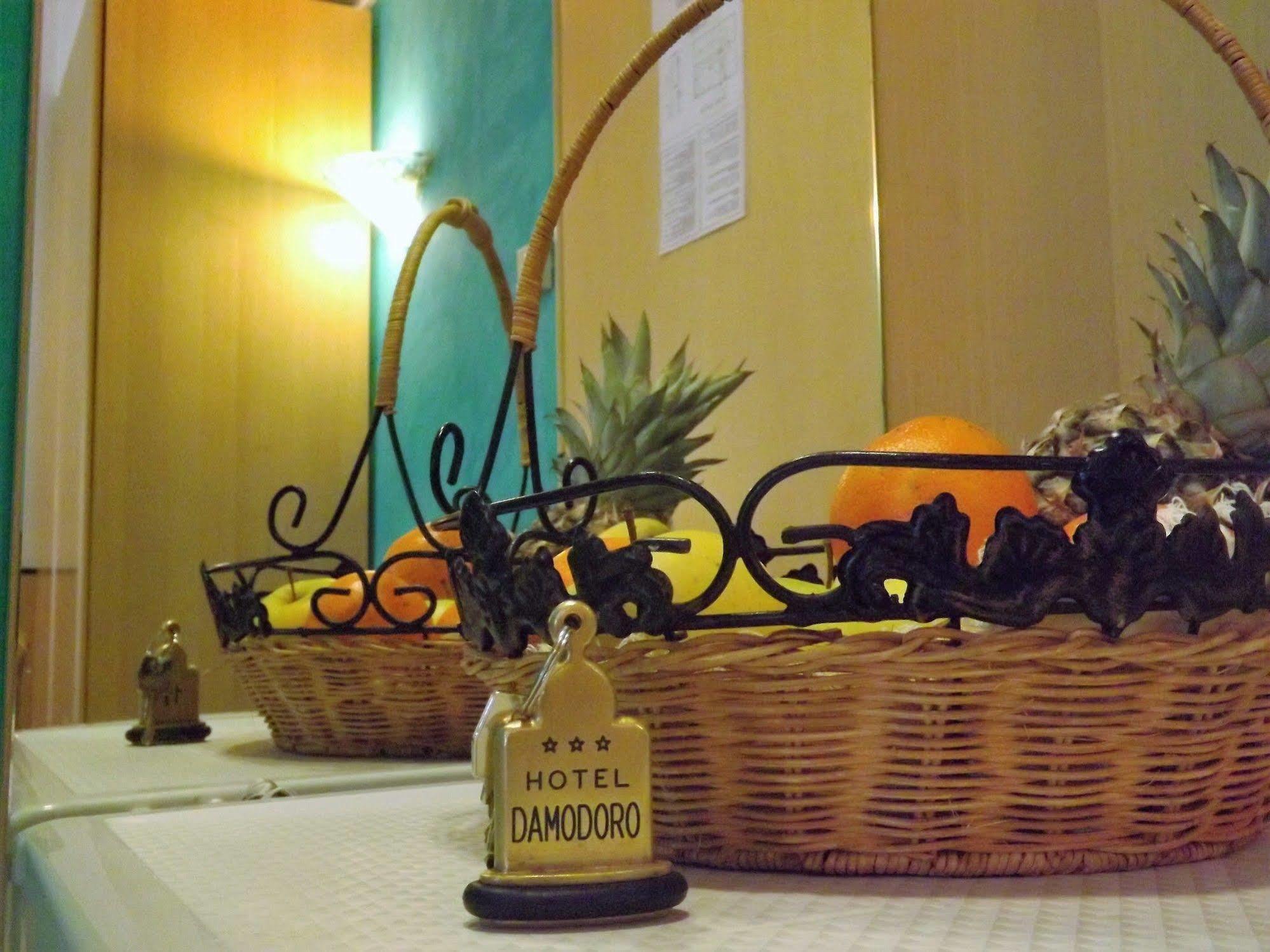 Hotel Damodoro ポルデノーネ エクステリア 写真